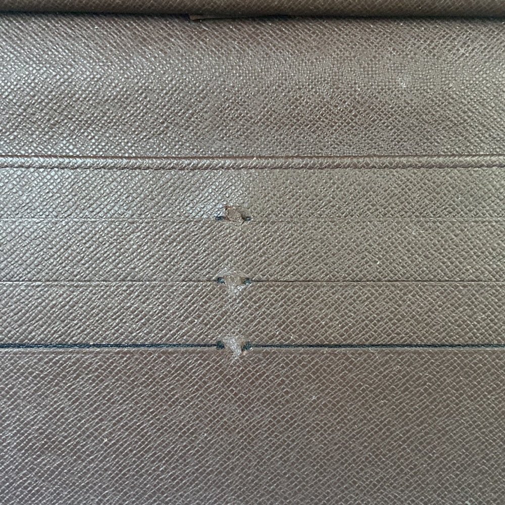 Louis Vuitton ladies wallet - Picture 4 of 6